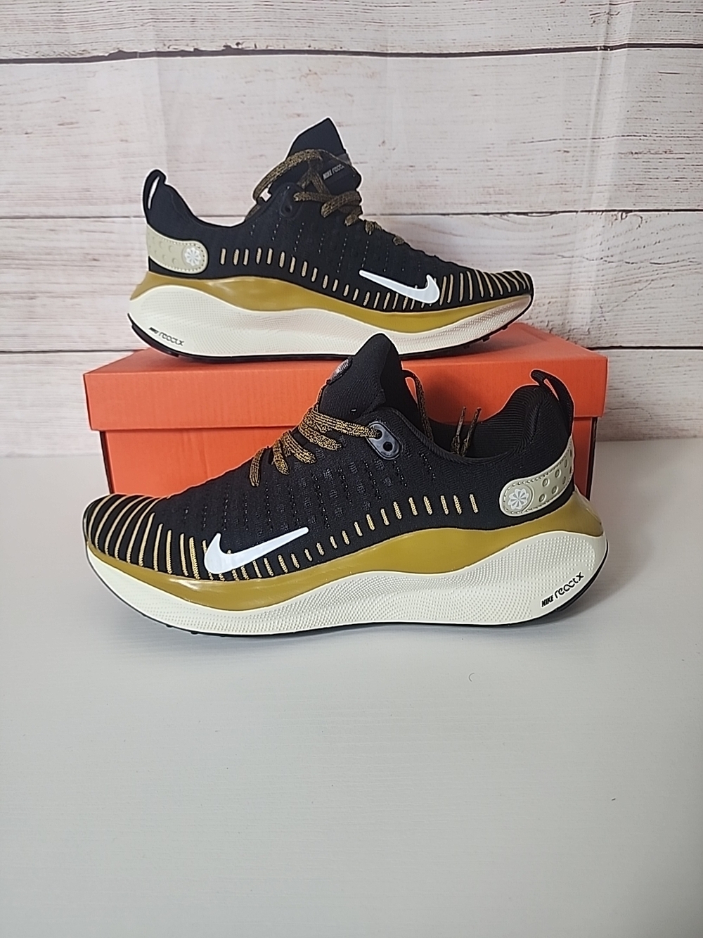Nike Reactx Unisex Black & Gold Running Shoes - Lightweight Sz M 6.5 W 8